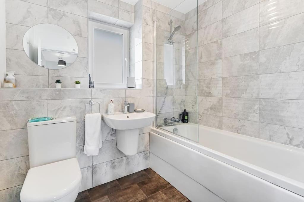 Scenic Getaway, Open Plan Home! 2bed Park For Free